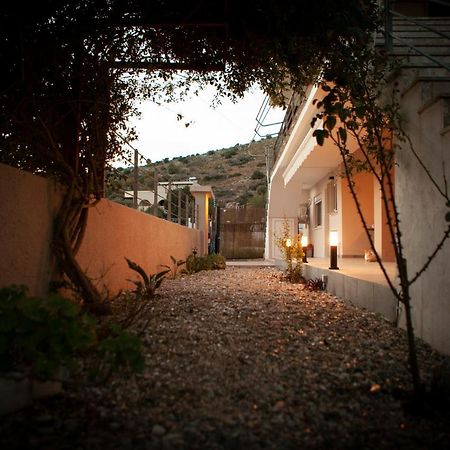 House On The Beach Salamís Exterior foto