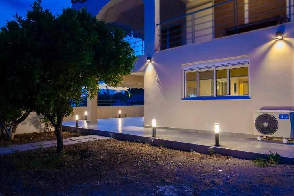 House On The Beach Salamís Exterior foto