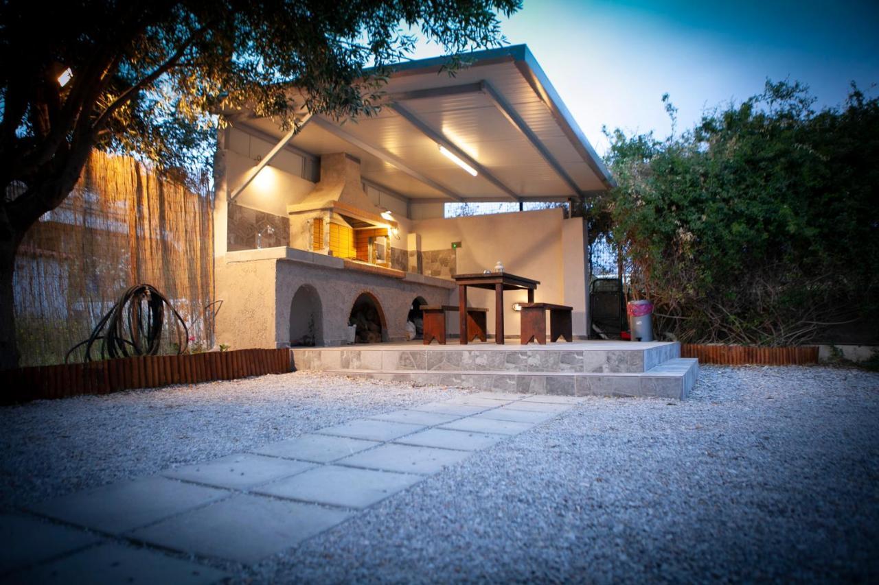 House On The Beach Salamís Exterior foto
